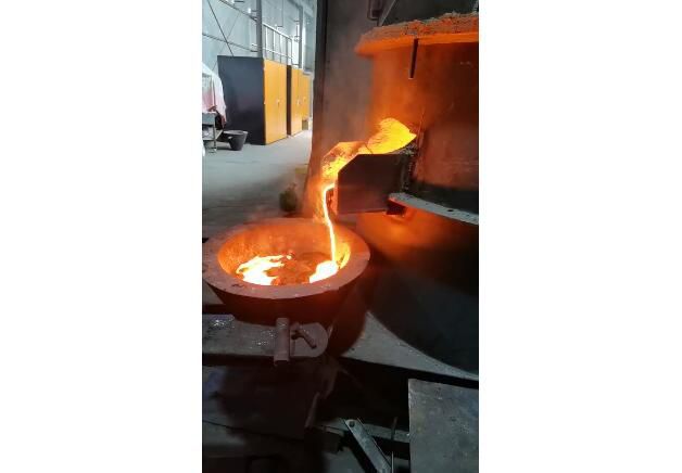 放渣現(xiàn)場(chǎng)視頻